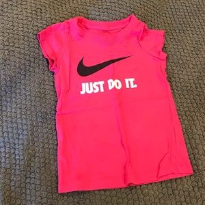 Nike toddler girl tee